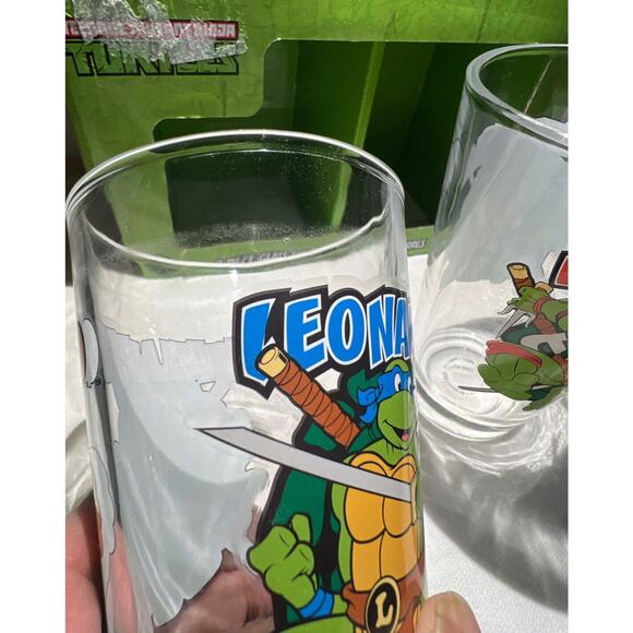 Nickelodeon Teenage Mutant Ninja Turtle 10 Oz. glass set of two Double Faced - Picture 4 of 4